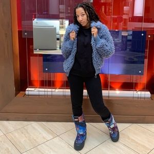 Meet your Posher, Naimah